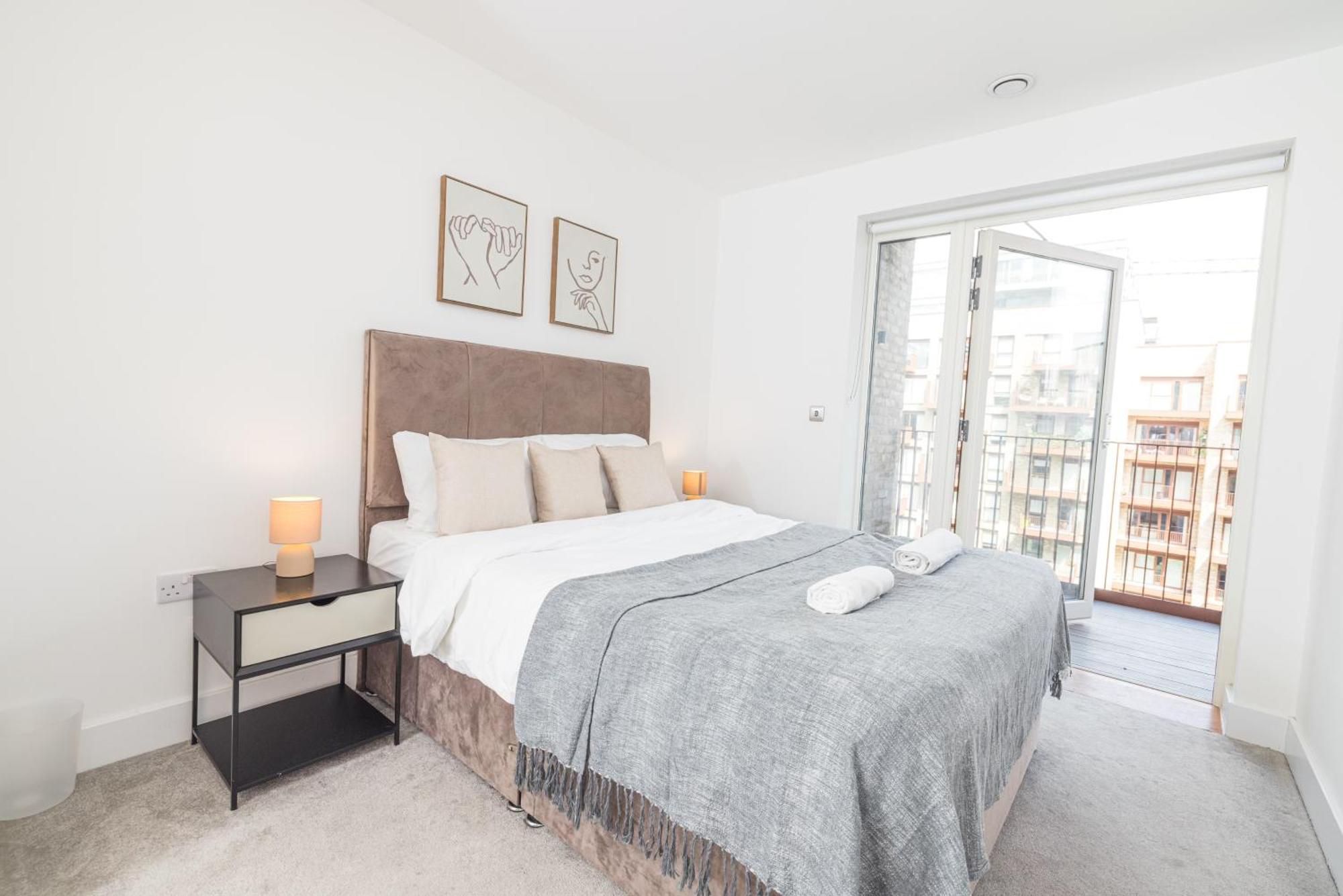 City Escape - Royal Wharf Londra Esterno foto
